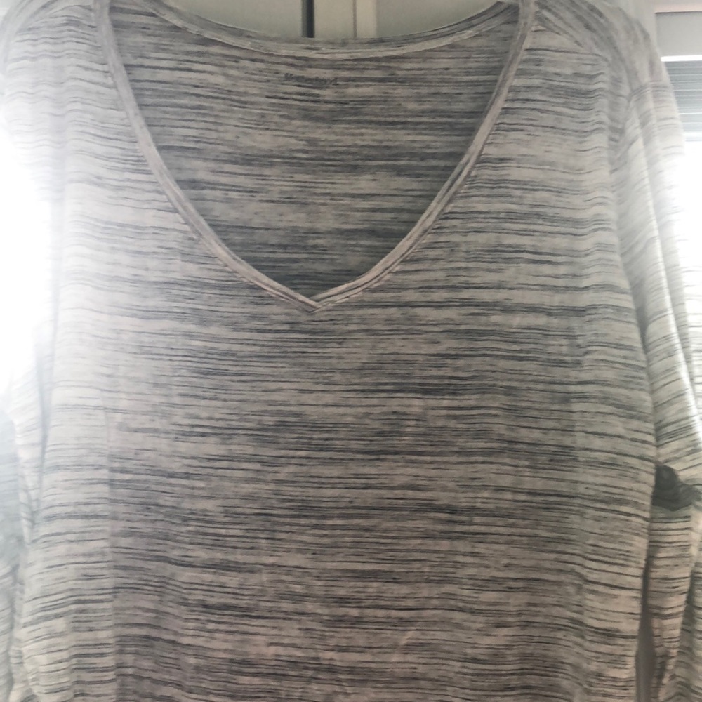 Women’s thin long sleeve maternity shirt
